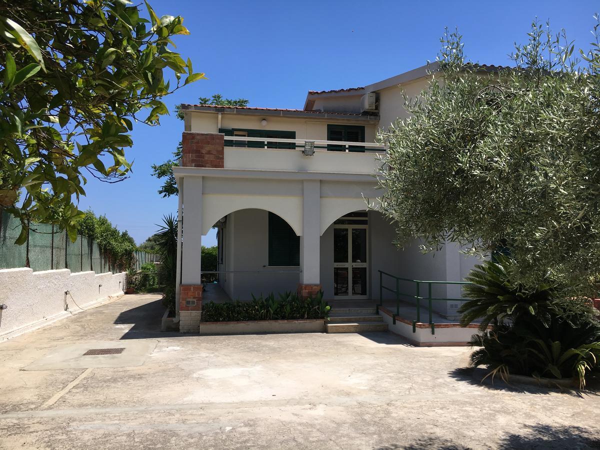 Villa Del Falso Pepe Avola Eksteriør bilde